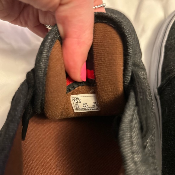 Men’s Vans skate shoe - Picture 2 of 3